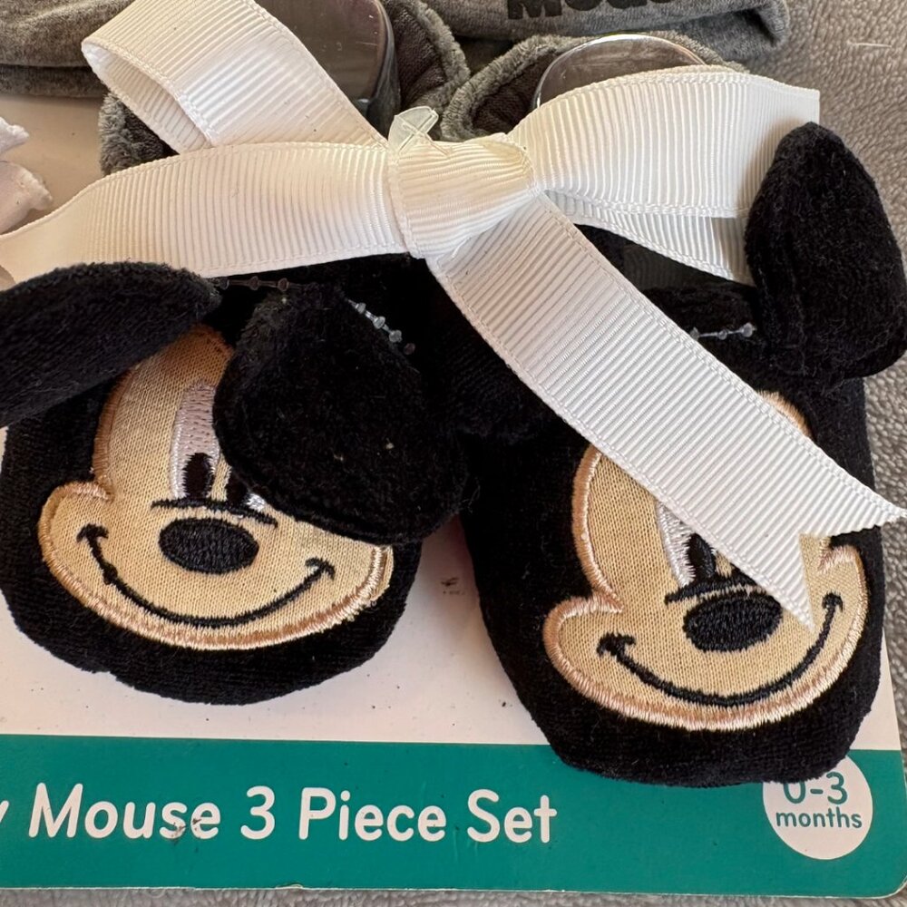 Disney Baby Mickey Mouse 3-Piece Set Hat Mittens Booties Infant 0-3M NWT - Picture 4 of 5